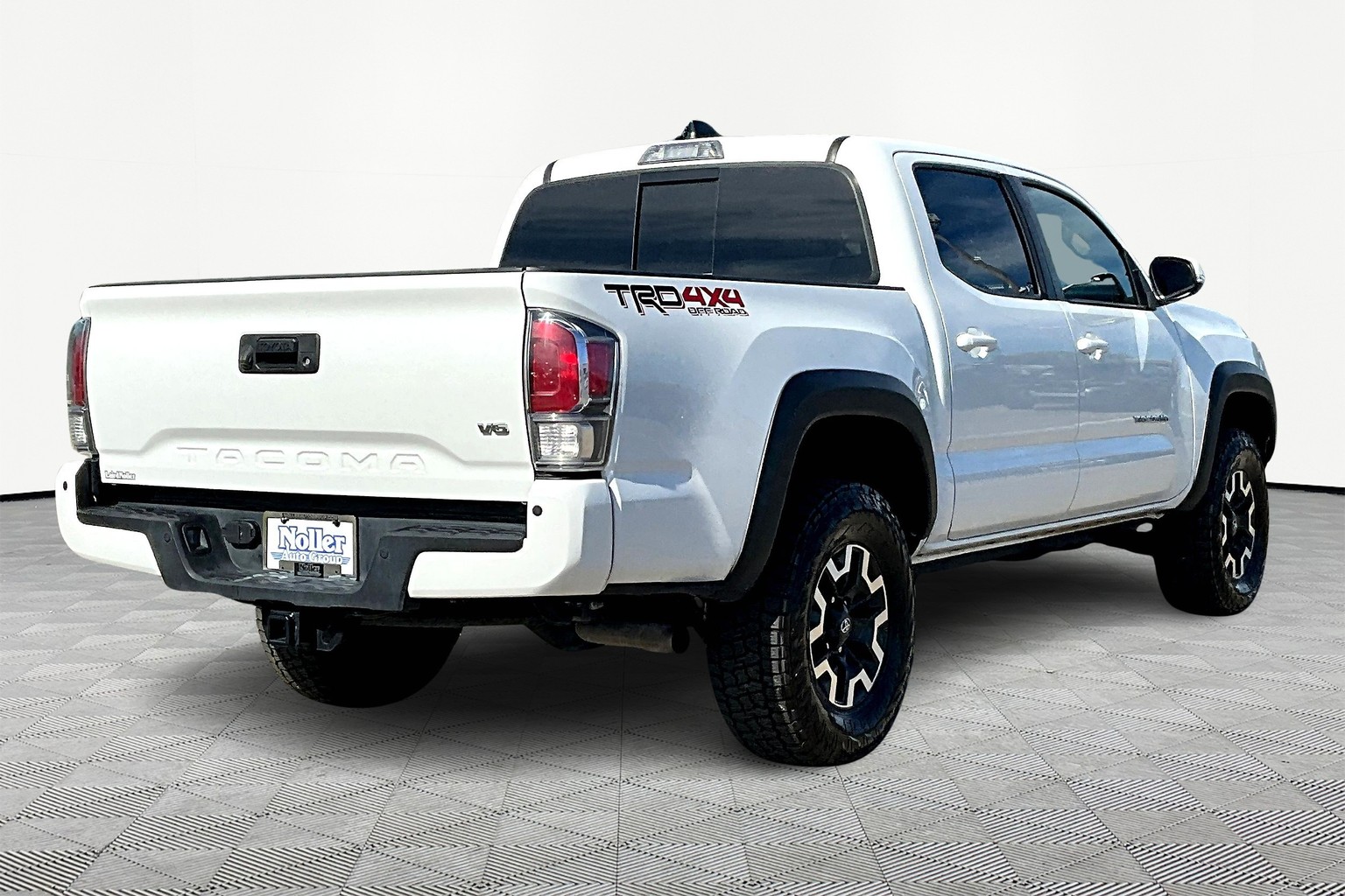 Pre-Owned 2023 Toyota Tacoma TRD Off-Road 4 Door Crew Cab